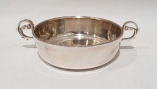 Silver presentation quaiche, without inscription, Chester 1932