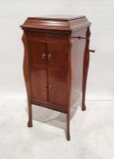 Vintage Celebrity gramophone in cabinet, 110cm x 45cm x 52cm
