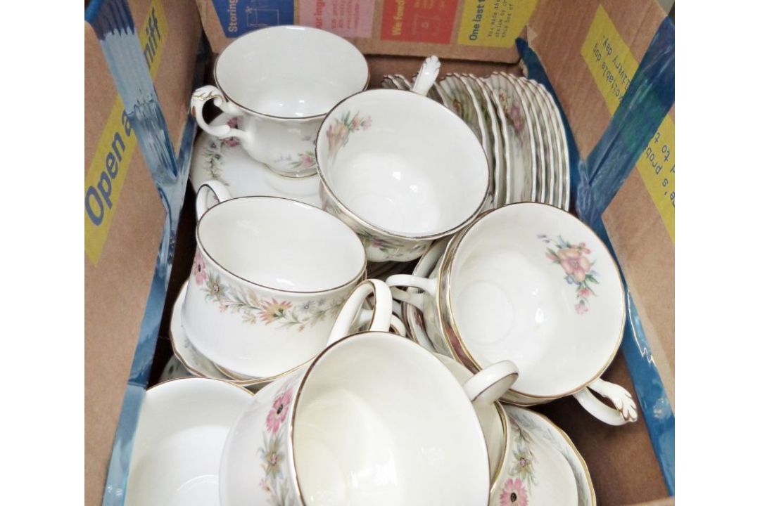 Royal Albert 'Constance' part tea service, a Royal Albert 'Belinda' part tea service and assorted - Image 3 of 5