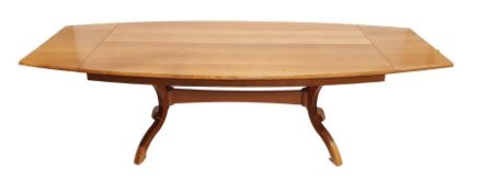 Modern extending oak table and six chairs (7)