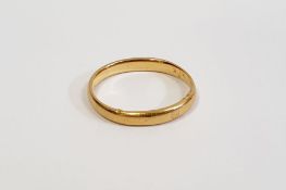 22ct gold wedding band (mis-shapen), 3g approx.