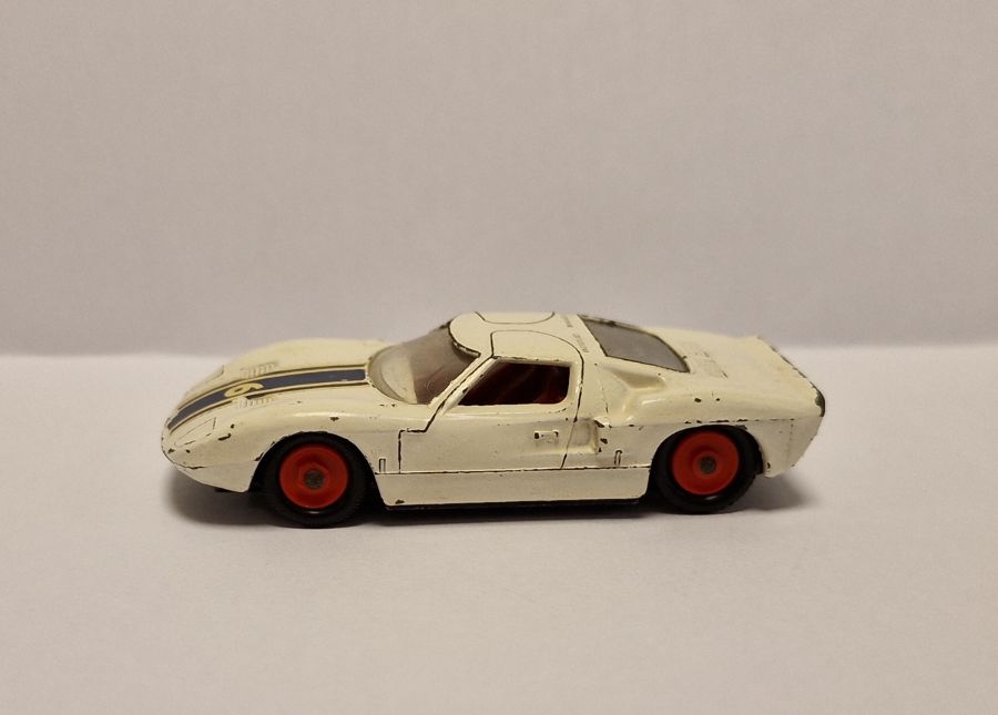 Matchbox Lesney unboxed diecast model Matchbox series no. 41 Ford GT with White Body, no.6 decal, - Image 3 of 5