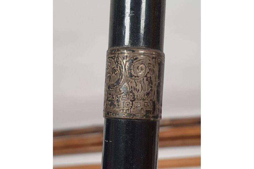 Quantity of assorted walking sticks to include a child's hunting crop with the horn handle formed as - Image 5 of 12