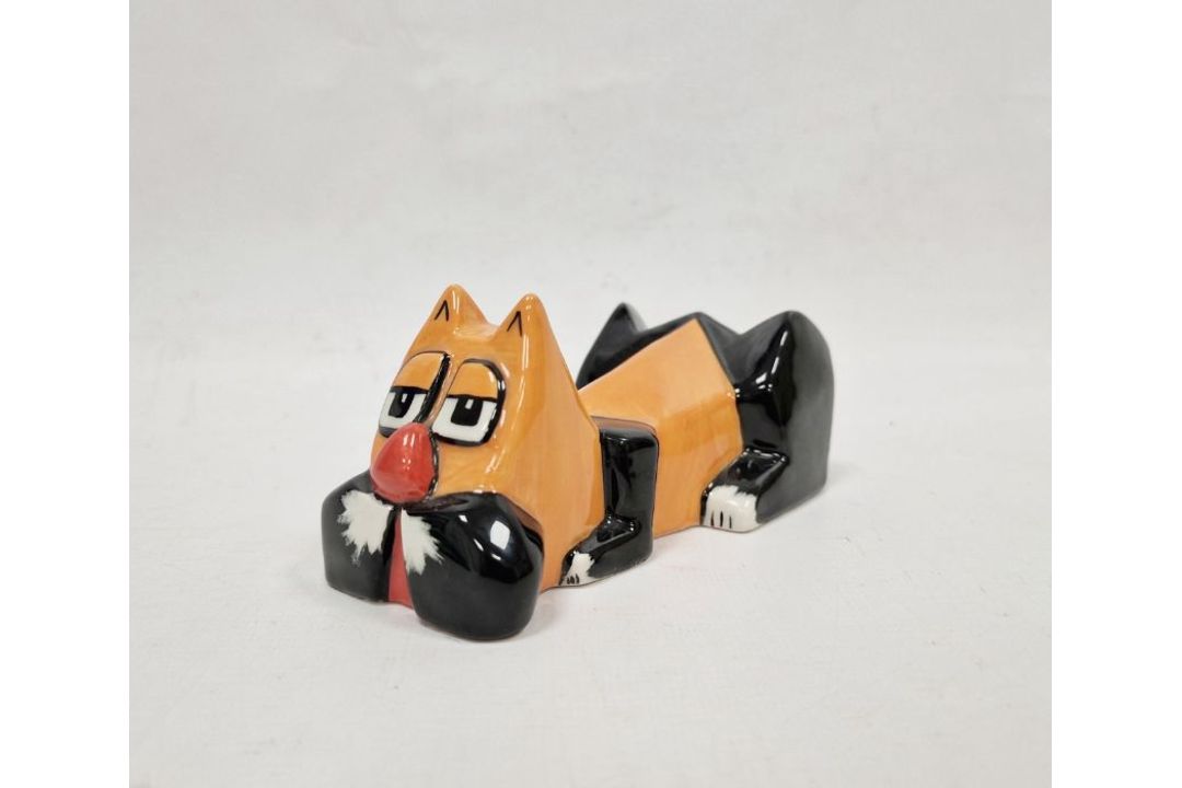 Lorna Bailey signed cat, handpainted, produced by Lorna Bailey for Old Ellgreave Pottery, in Art - Image 1 of 4