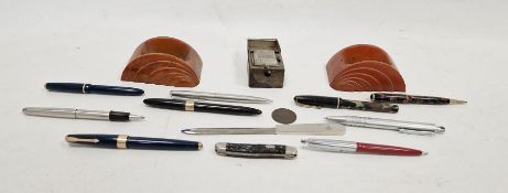 Bakelite Art Deco ink stands, a further ink stand and small quantity of pens to include biros and