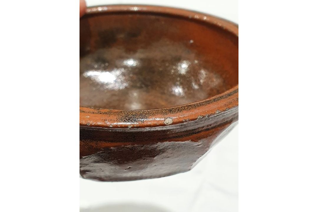 Eddie Hopkins (1941-2007) for Winchcombe Pottery lidded and handled casserole with tenmoku glaze, - Image 13 of 14