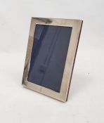 Carr's of Sheffield rectangular silver-mounted photograph frame of plain form, Sheffield 2006, 17.