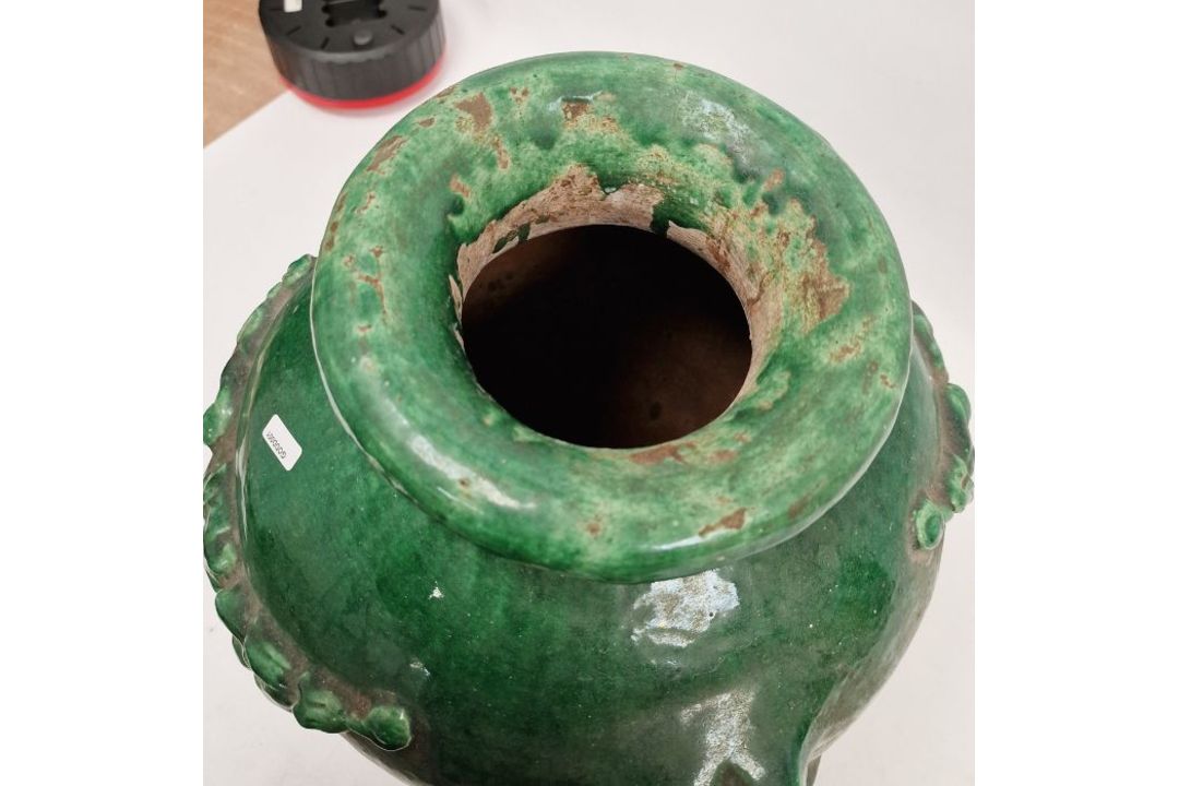 19th century French / Continental green glazed searthenware twin-handled pot with wreath and leaf - Image 5 of 6