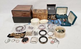 Assorted jewellery boxes and other boxes of costume jewellery (6)