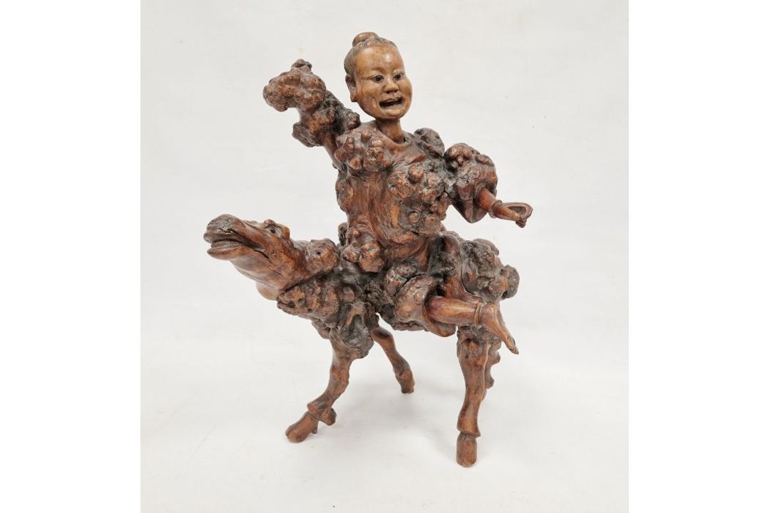 Japanese root carving of a figure on horseback - Image 1 of 3