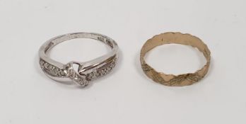 9ct gold wedding band with heart engraved detail, 1g approx. and a silver and diamante-style ring (