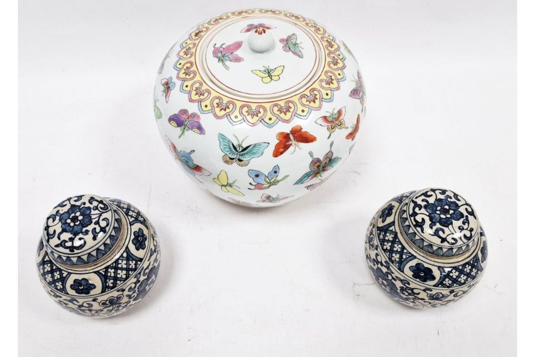 20th century lidded ovoid pot in the Chinese taste, decorated with butterflies and two ginger - Image 2 of 6