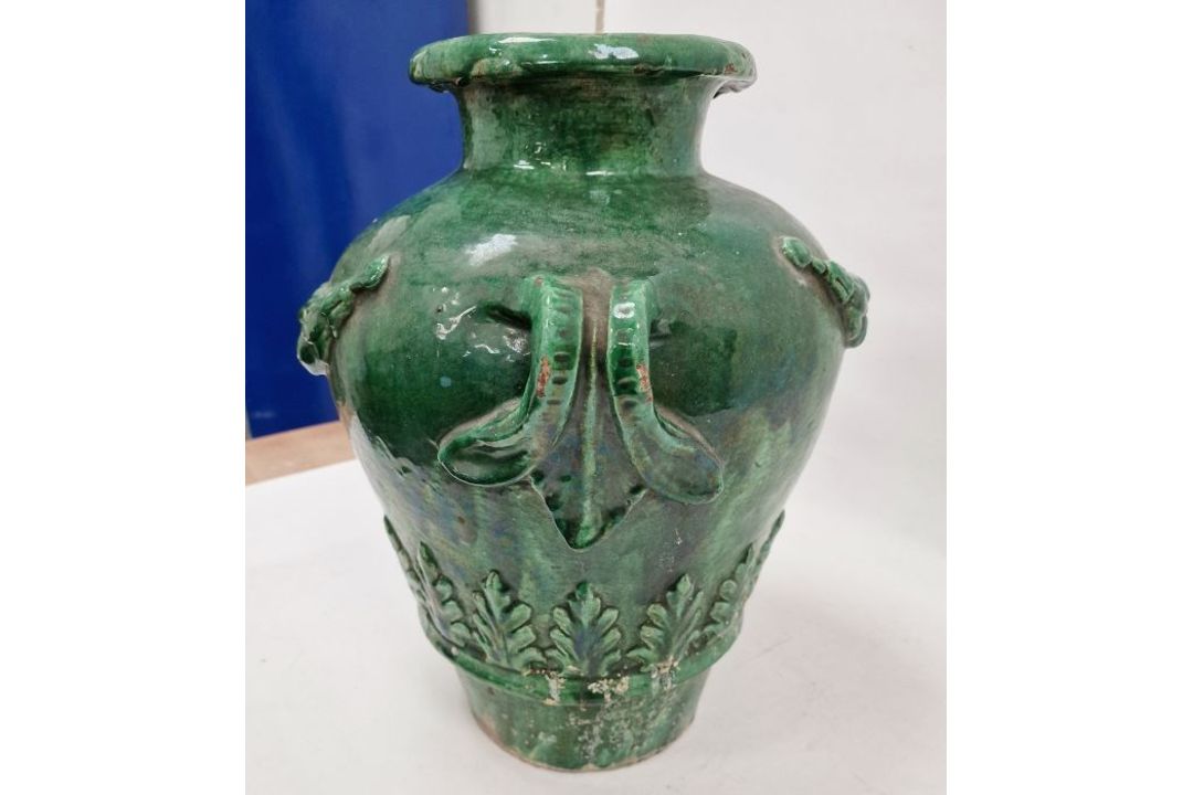 19th century French / Continental green glazed searthenware twin-handled pot with wreath and leaf - Image 4 of 6