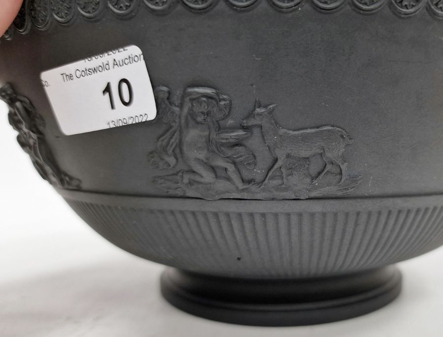 Black basalt bowl in the manner of Wedgwood with decorated rim, the body with applied moulded scenes - Image 5 of 7
