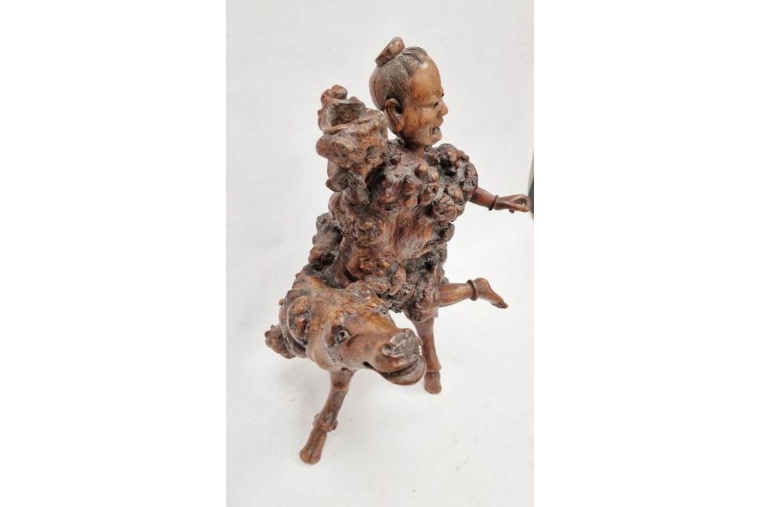 Japanese root carving of a figure on horseback - Image 2 of 3