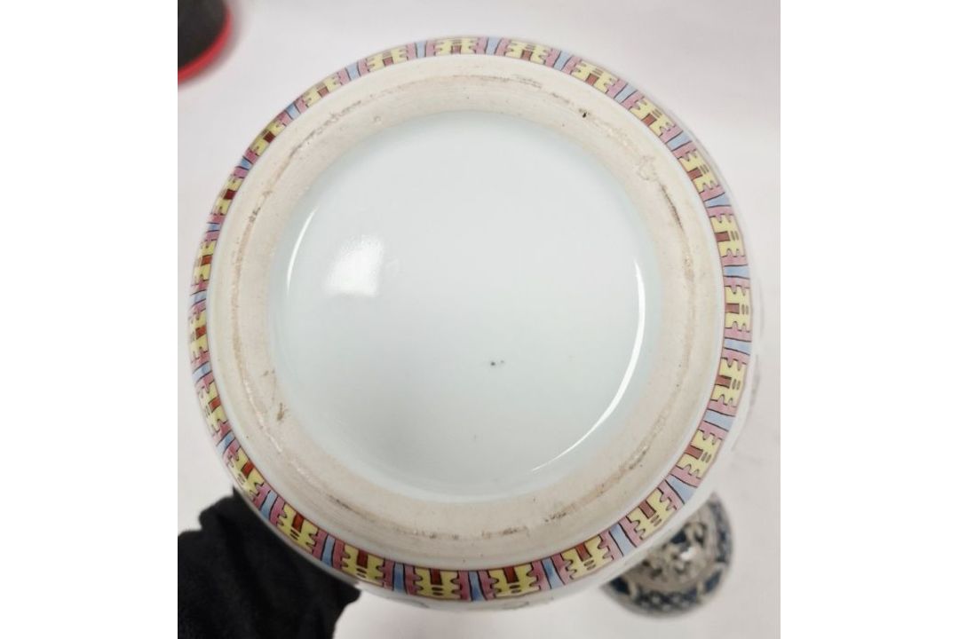 20th century lidded ovoid pot in the Chinese taste, decorated with butterflies and two ginger - Image 6 of 6