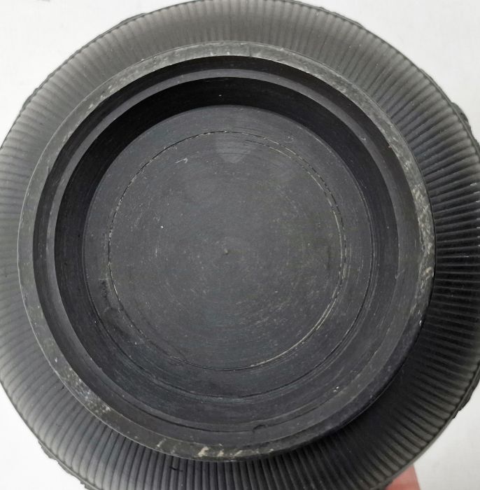 Black basalt bowl in the manner of Wedgwood with decorated rim, the body with applied moulded scenes - Image 7 of 7