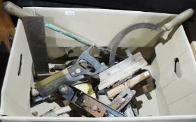 Quantity of vintage tools to include a Record No.05 plane, a Stanley no.4 plane, various chisels,