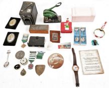 Mixed collectables to include various tin plate crocodiles, tin plate owl, frog, magnifying glass,