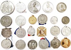 Large collection of Royal commemorative medals (2 boxes)