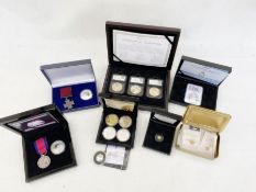Collection of miniature gold coins (3) Replica Waterloo medal and silver coin, replica Victoria