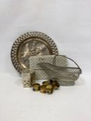 Quantity of assorted gentlemen's watches, evening bag, gold-coloured and gem-coloured set napkin