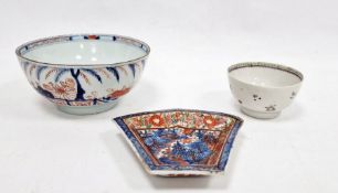 Chinese Imari pattern small circular bowl, 18th century and later, painted with flowering shrubs and