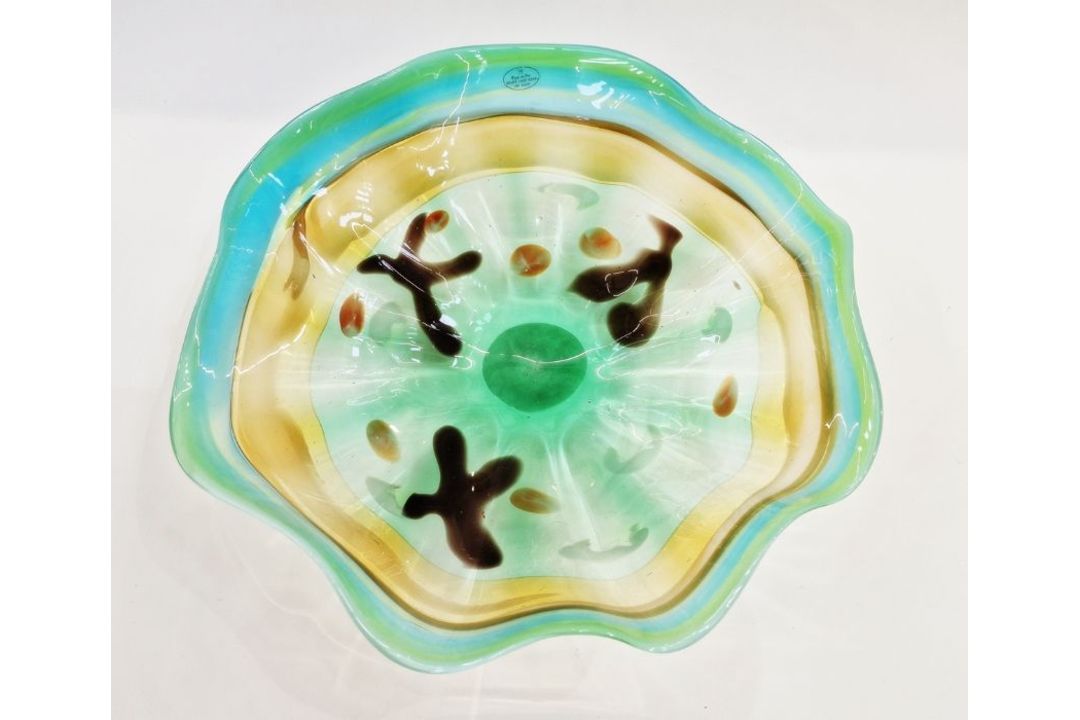 Viz Glass Inc. American glass centrepiece bowl in green, yellow and brown, with label, 39cm diameter - Image 3 of 5