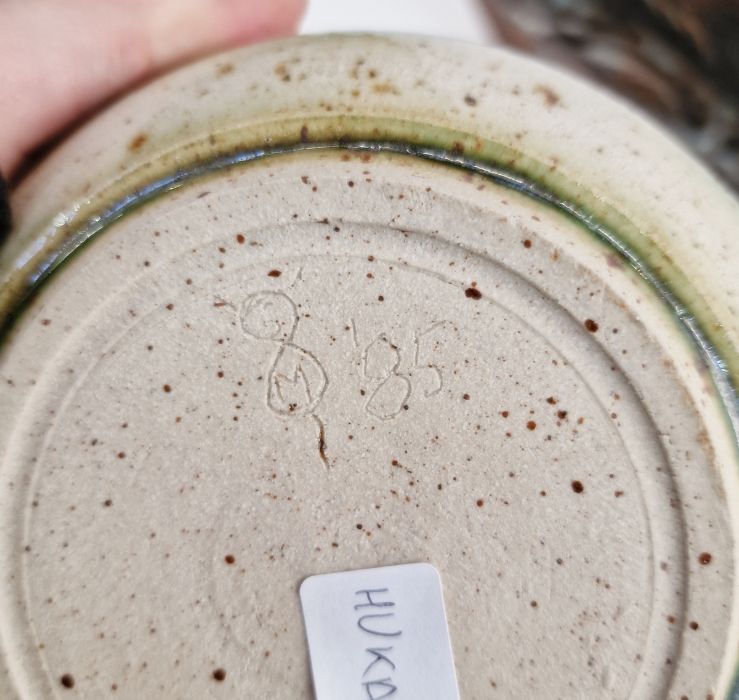 Mixed lot of studio pottery to include The Fulham Pottery jug, 'The Orkney Pottery' floral decorated - Image 4 of 18