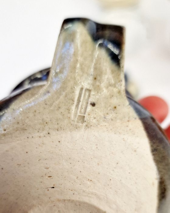 Mixed lot of studio pottery to include The Fulham Pottery jug, 'The Orkney Pottery' floral decorated - Image 8 of 18