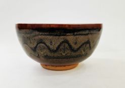 Ray Finch (1914-2012) for Winchcombe Pottery brown glazed bowl with black line and dot pattern,