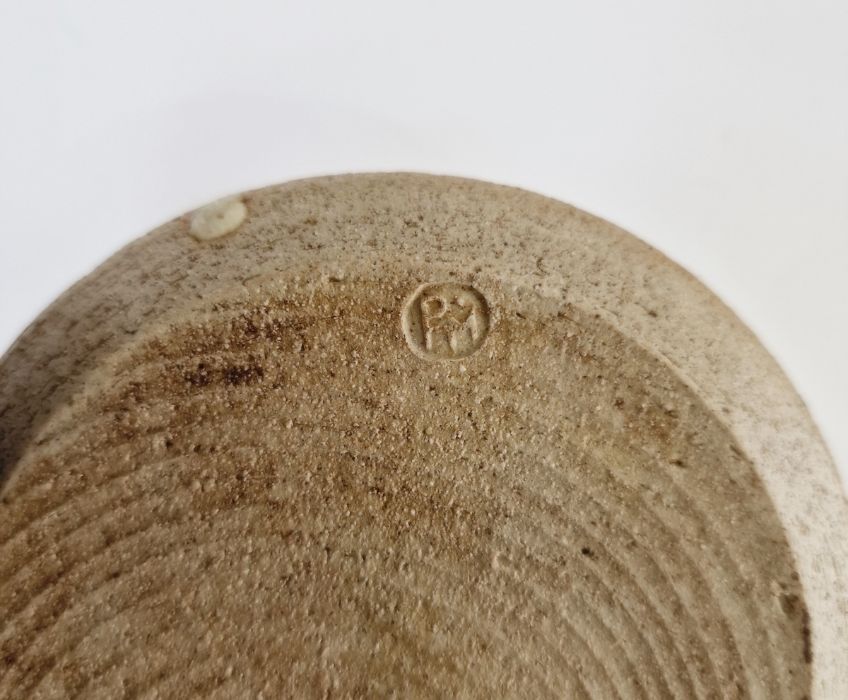 Seven similar studio pottery bowls, unmarked, a Paul Metcalfe studio pottery bowl (chips to top rim) - Image 4 of 6