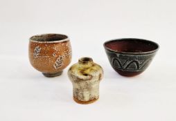 Elizabeth Whitehouse (ex Wenford Bridge) earthenware bowl with slip combed glaze, Incised 