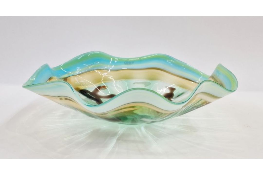 Viz Glass Inc. American glass centrepiece bowl in green, yellow and brown, with label, 39cm diameter - Image 2 of 5