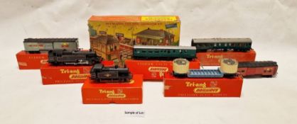 Hornby '00' gauge model set, various boxed cars, track, liveries, buildings, Airfix trackside