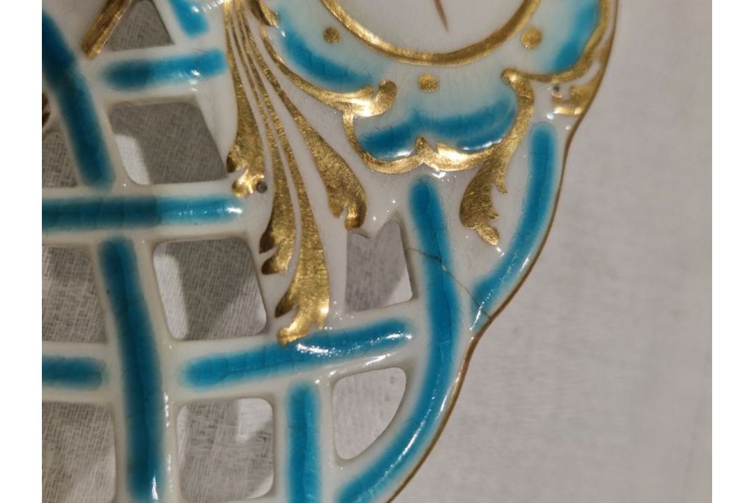 Collection of English and Continental pottery and porcelain, three Mintons pierced dessert plates - Image 22 of 35