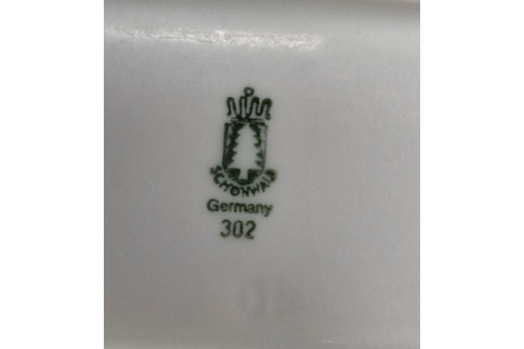 Various items of 20th century Rosenthal porcelain dinnerware printed with loose bouquets of - Image 3 of 5