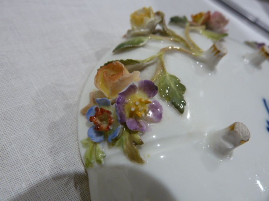 Two Meissen flower encrusted cabinet cups and saucers and a Continental porcelain lobed vase and - Image 10 of 14