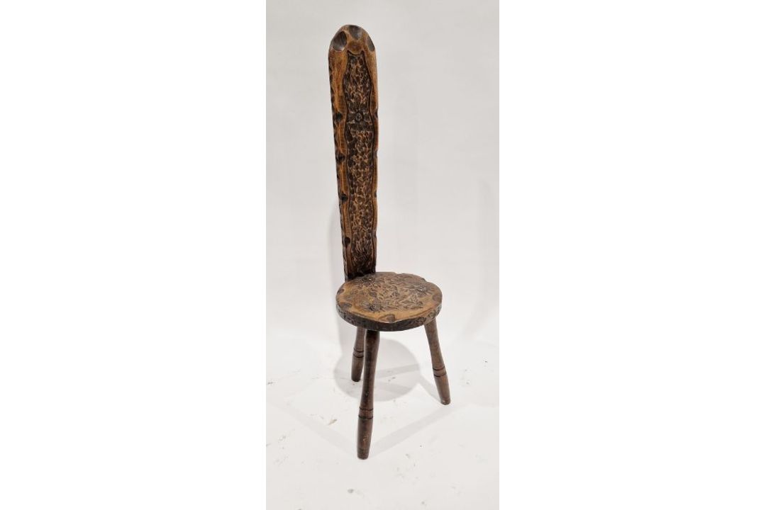 Carved oak hall/spinning  chair - Image 1 of 2