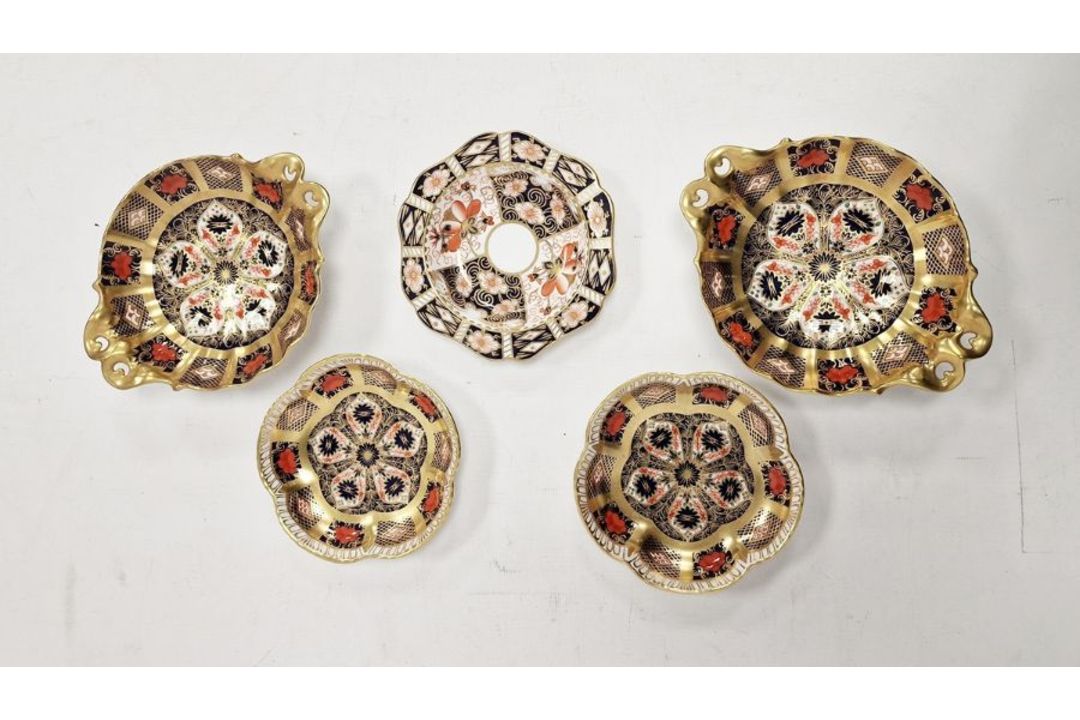 Five Royal Crown Derby Imari pattern small dishes, printed pink and iron red marks, comprising two - Image 1 of 4