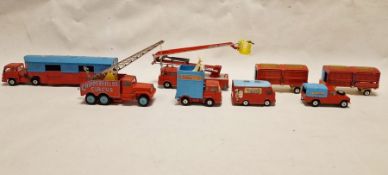 Corgi Major Chipperfield's Circus collection to include articulated horse box, Landrover 109WB,