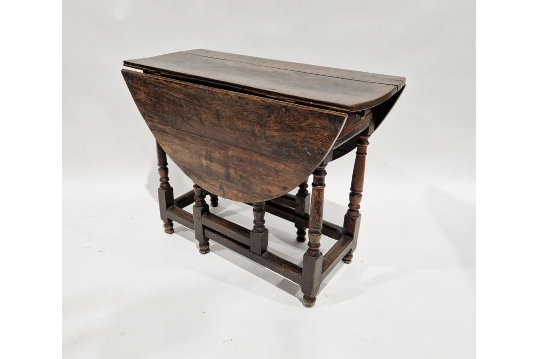 Oak drop-flap table, 92cm wide