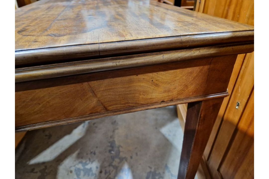 Mahogany foldover top card table with D-mould edge, having concertina action opening to 91cm - Image 14 of 21