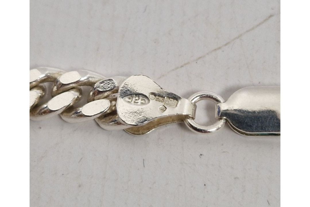 Silver chain necklace, 1g approx. and two silver napkin rings both name inscribed, 1g total (3) - Image 4 of 4