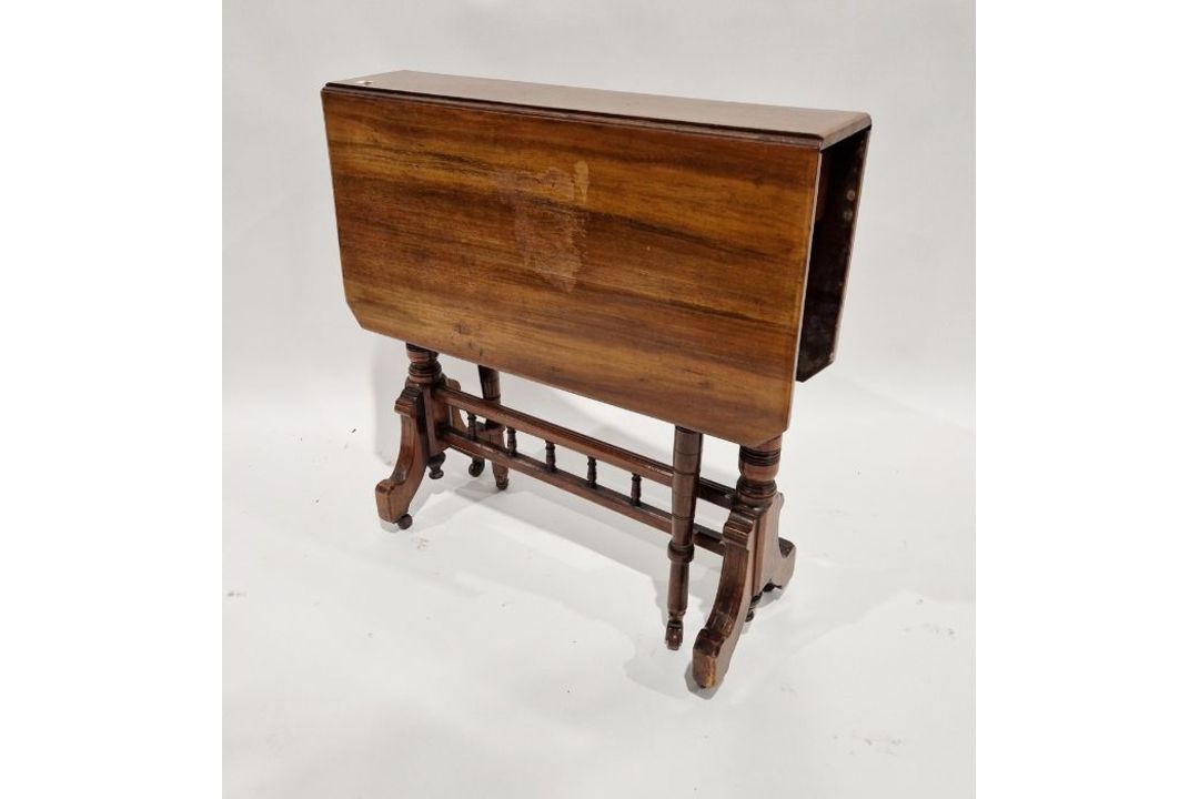 19th century mahogany Sutherland table, 71 cms h. x 69.5cm wide