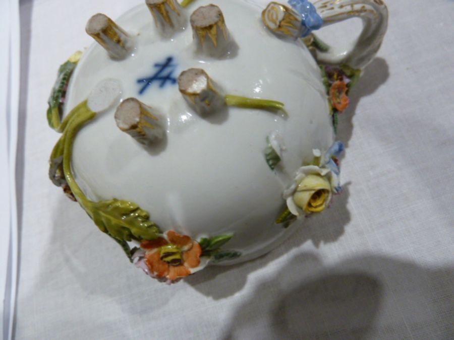Two Meissen flower encrusted cabinet cups and saucers and a Continental porcelain lobed vase and - Image 5 of 14