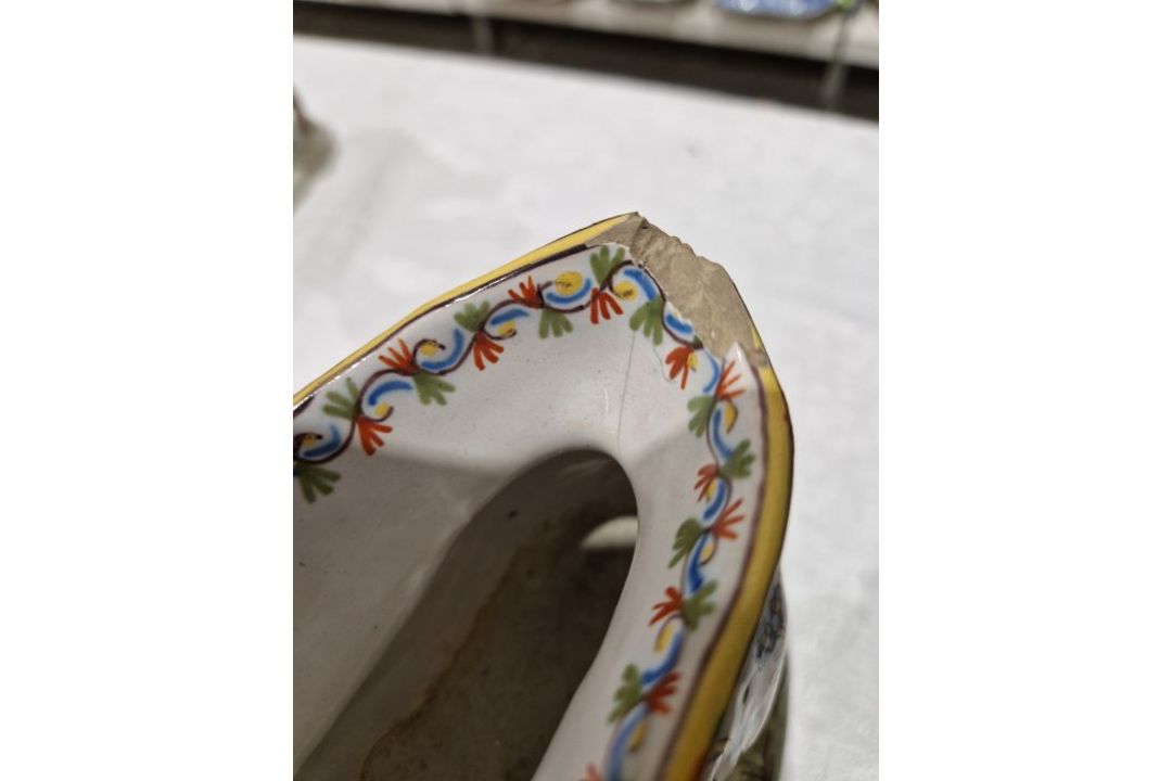 Collection of English and Continental pottery and porcelain, three Mintons pierced dessert plates - Image 8 of 35
