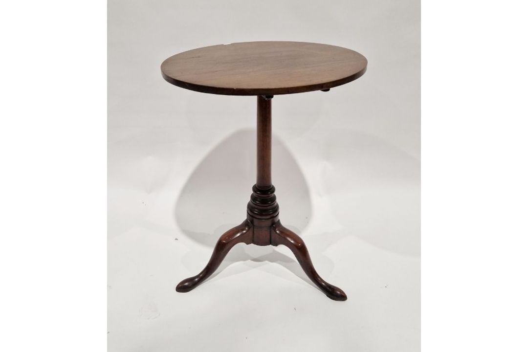 19th century mahogany circular tilt-top occasional table on tripod supports, 67cms h x 51 cms diam.