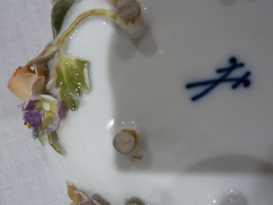 Two Meissen flower encrusted cabinet cups and saucers and a Continental porcelain lobed vase and - Image 11 of 14