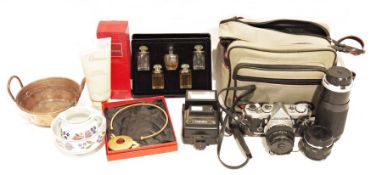 Three various table lamps to include two brass and one ceramic, a boxed Paloma Picasso necklace, a